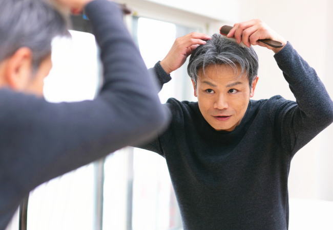 男性用かつら(メンズウィッグ)装着