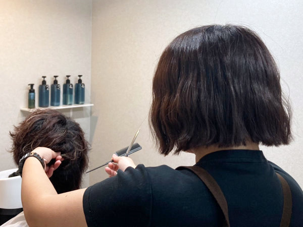 京都ウィッグ美容師